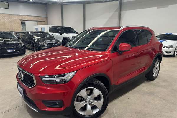 2019 Volvo XC40 T4 Momentum