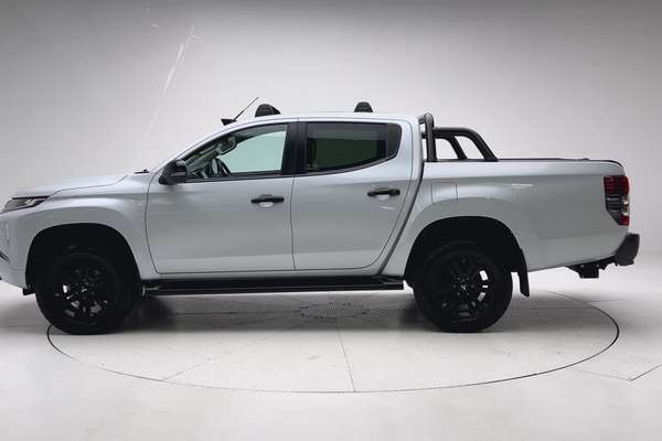 2021 Mitsubishi Triton GSR MR 4X4 thumb-4