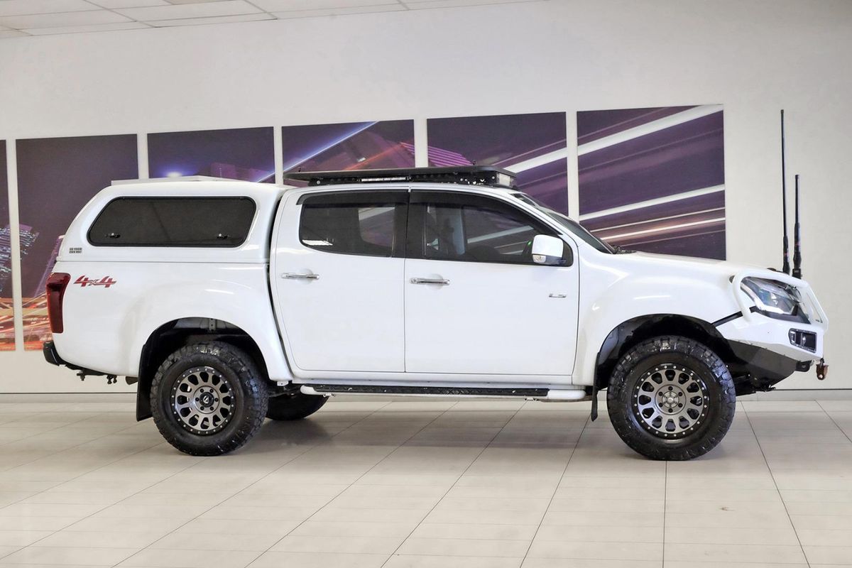 2020 Isuzu D-MAX LS-M 4X4 image 3