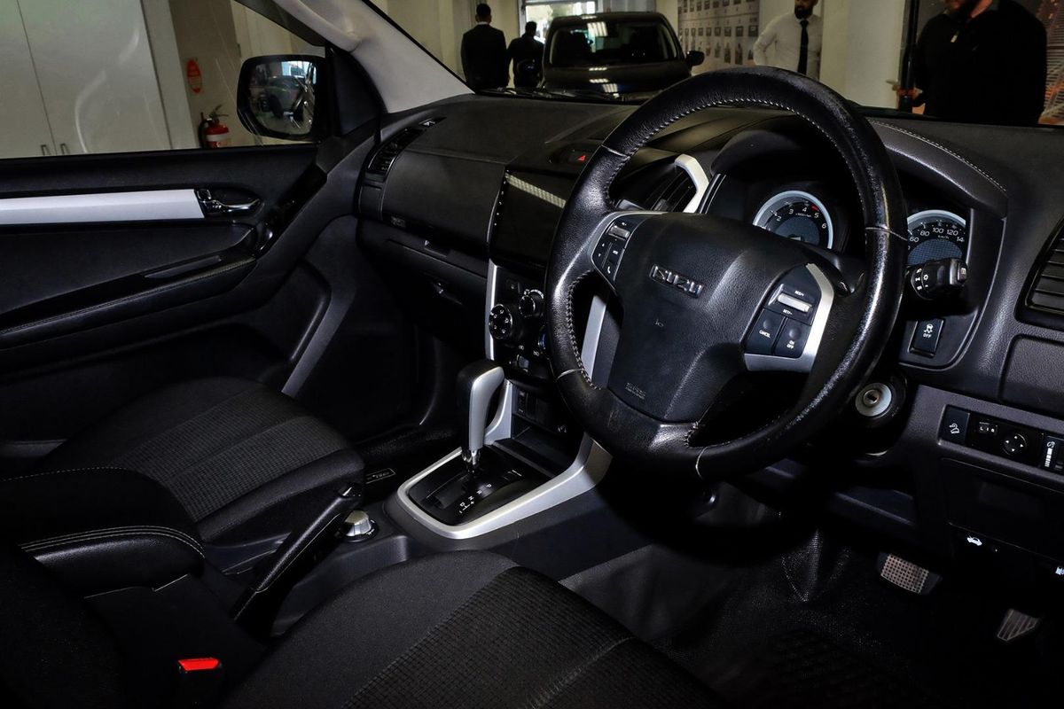 2020 Isuzu D-MAX LS-M 4X4 image 7