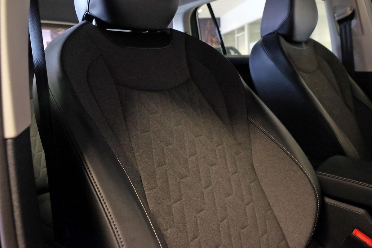 2025 Volkswagen Tayron 150TSI Life R4 image 17