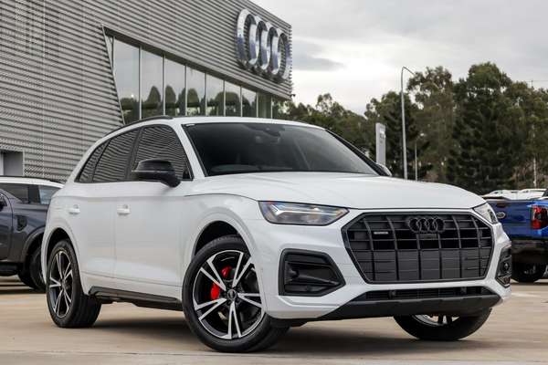 2024 Audi Q5 45 TFSI Dynamic Black FY