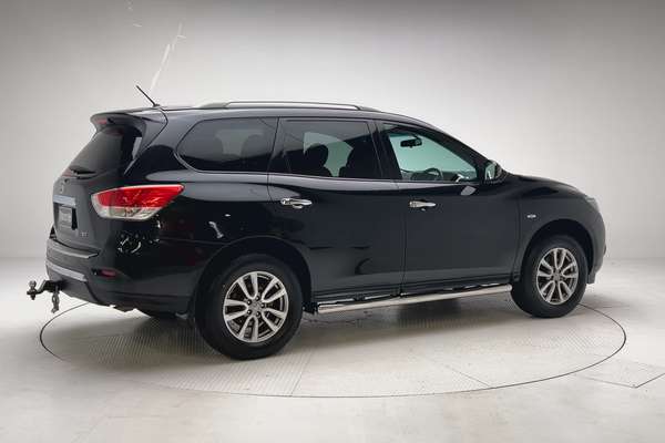 2016 Nissan Pathfinder ST R52 thumb-2