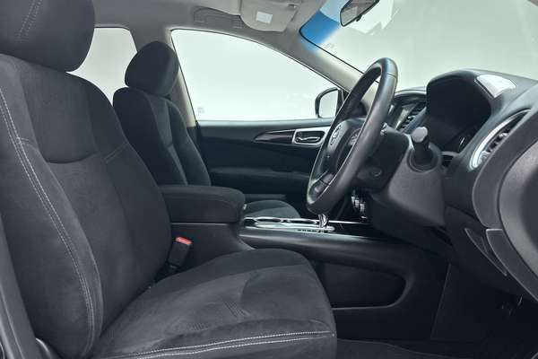 2016 Nissan Pathfinder ST R52 thumb-12