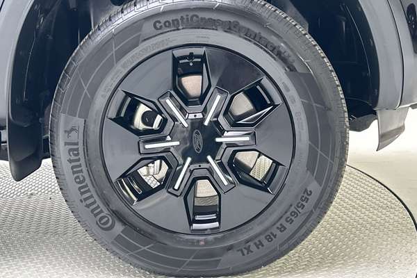 2025 Ford Ranger PHEV Stormtrak 4X4 2.3L thumb-9