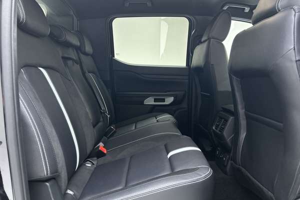 2025 Ford Ranger PHEV Stormtrak 4X4 2.3L thumb-11