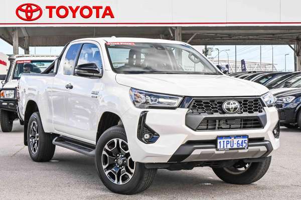2025 Toyota Hilux SR5 GUN126R 4X4
