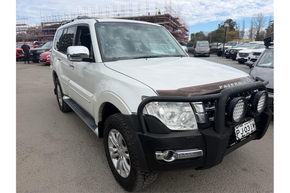 2015 Mitsubishi Pajero Exceed NX