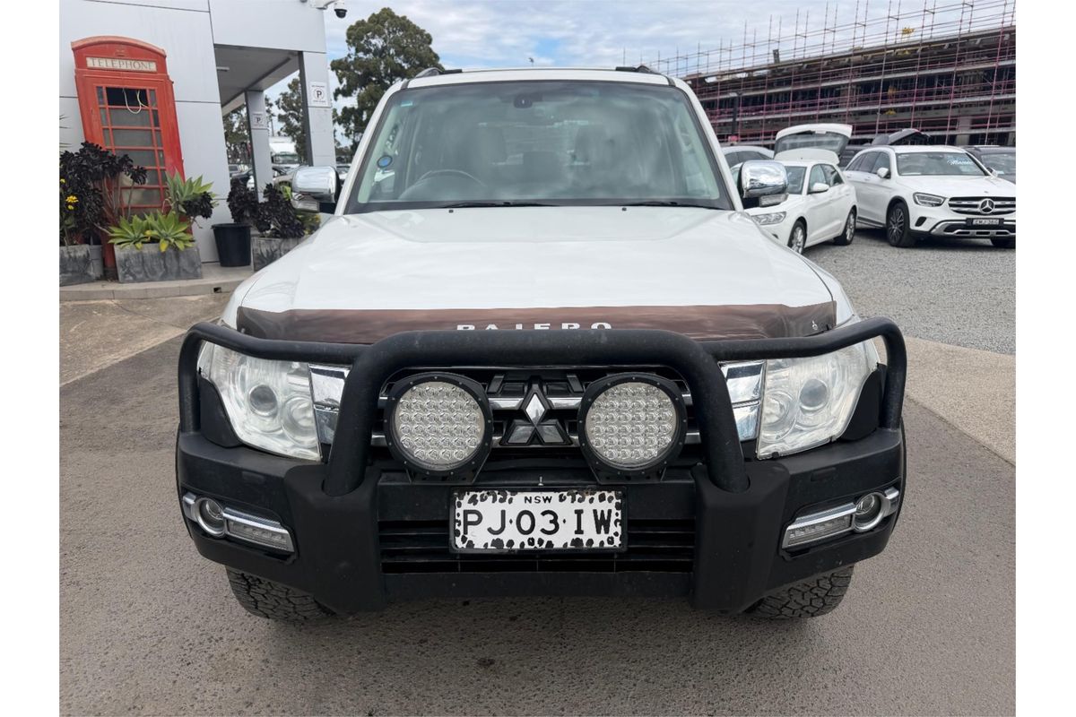 2015 Mitsubishi Pajero Exceed NX