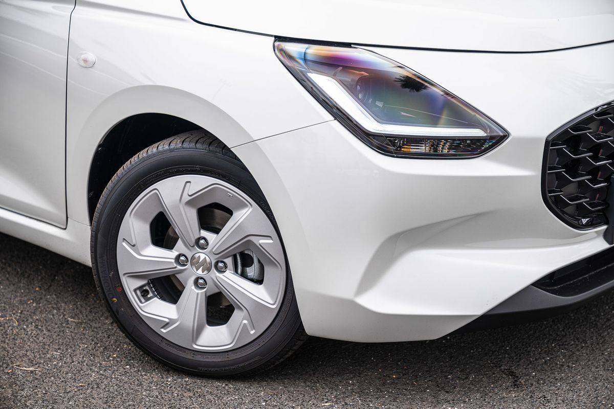 2026 Suzuki Swift Hybrid Plus UZ