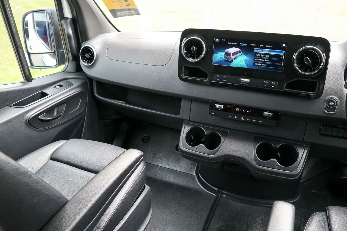2020 Mercedes-Benz Sprinter 419CDI VS30 MWB Low Roof image 18