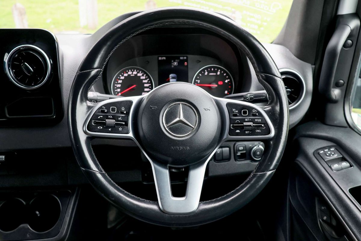 2020 Mercedes-Benz Sprinter 419CDI VS30 MWB Low Roof image 19
