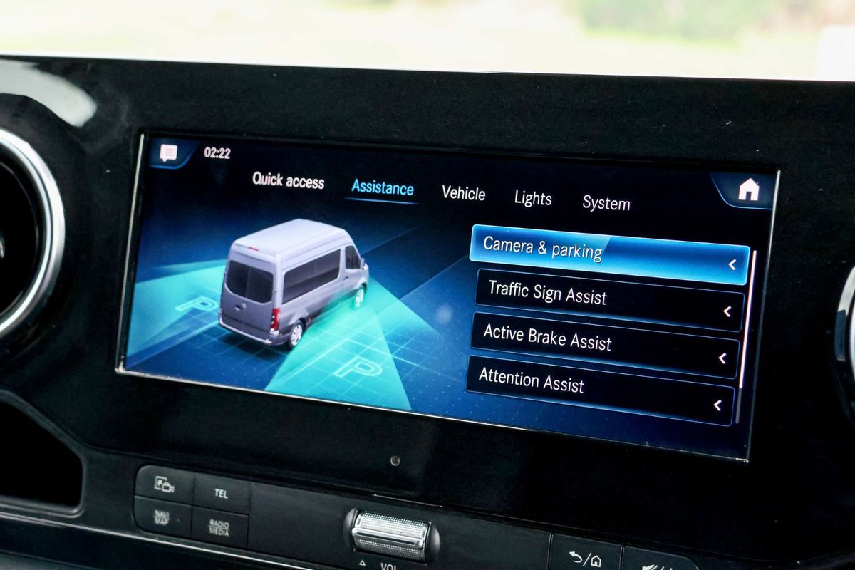 2020 Mercedes-Benz Sprinter 419CDI VS30 MWB Low Roof image 26