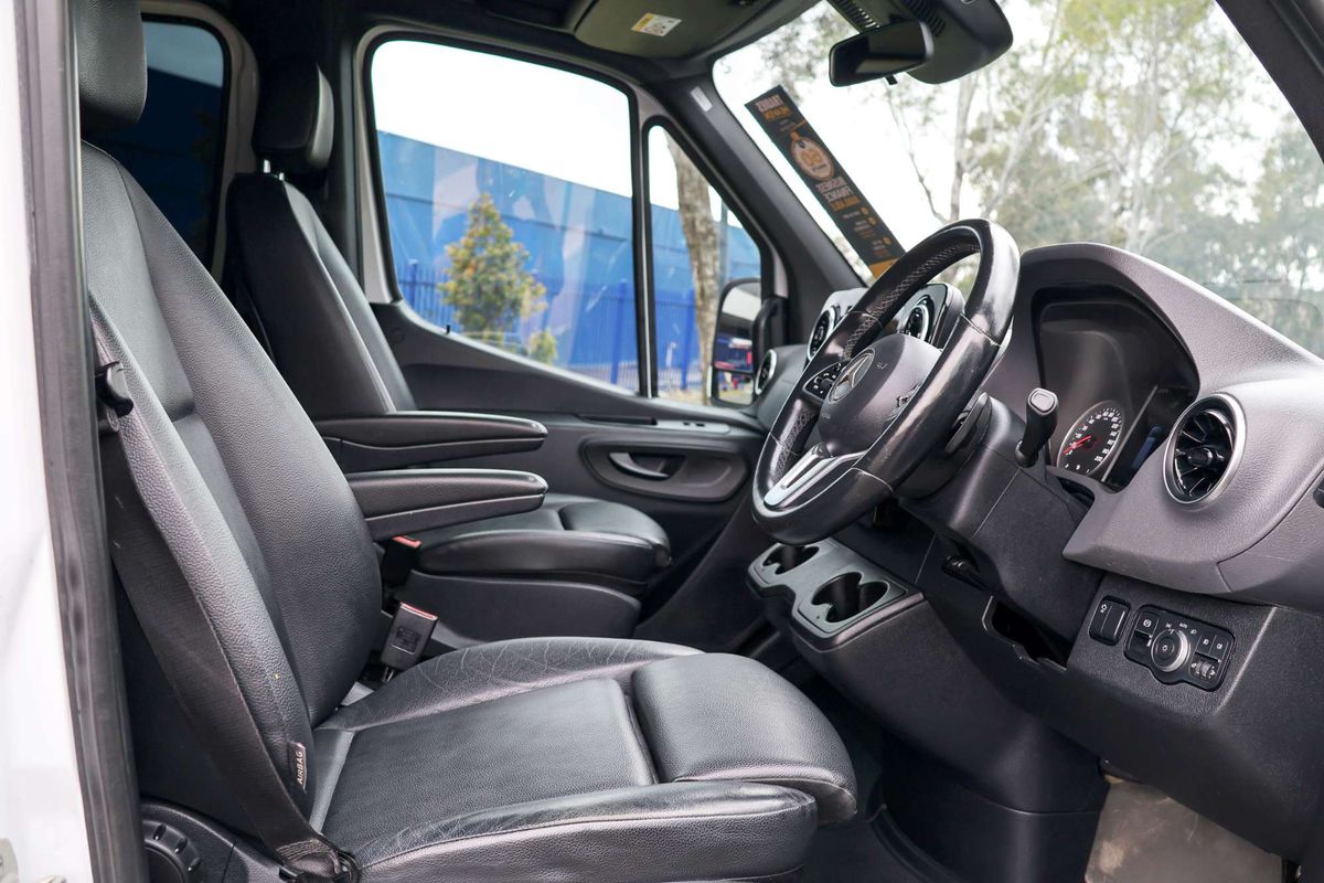 2020 Mercedes-Benz Sprinter 419CDI VS30 MWB Low Roof image 29