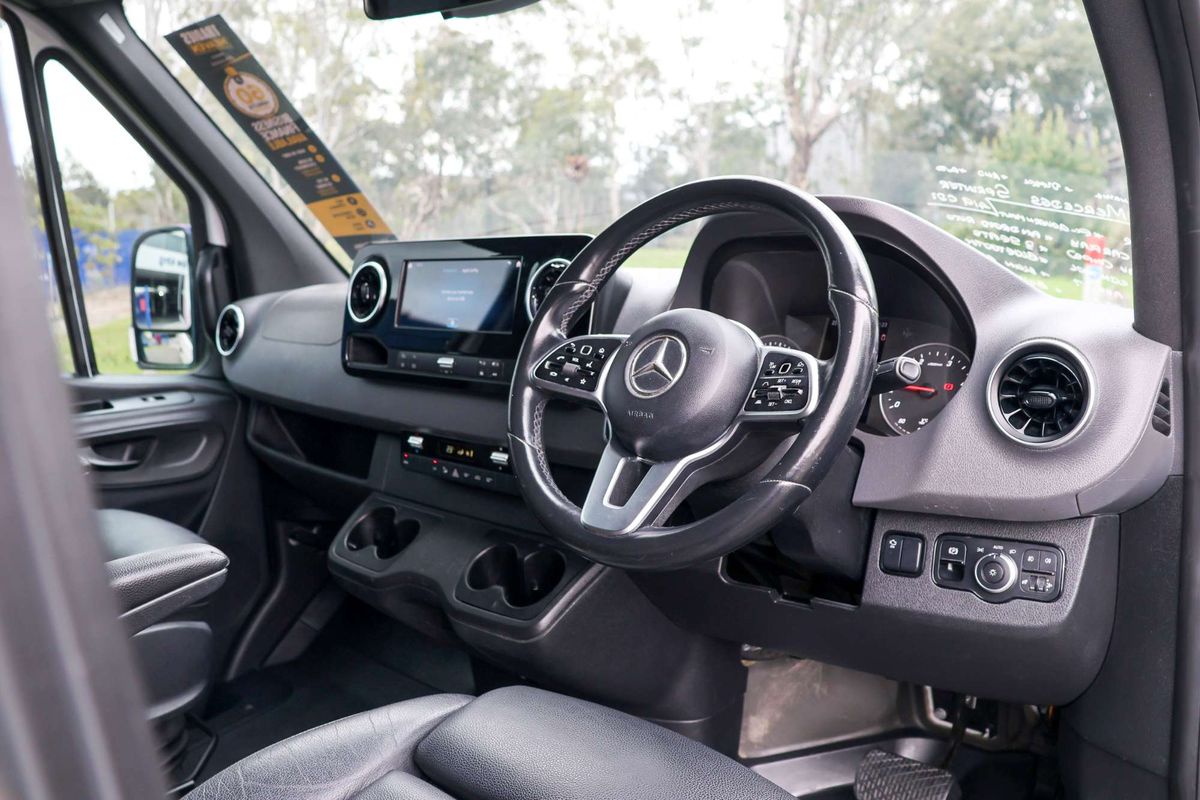 2020 Mercedes-Benz Sprinter 419CDI VS30 MWB Low Roof image 30