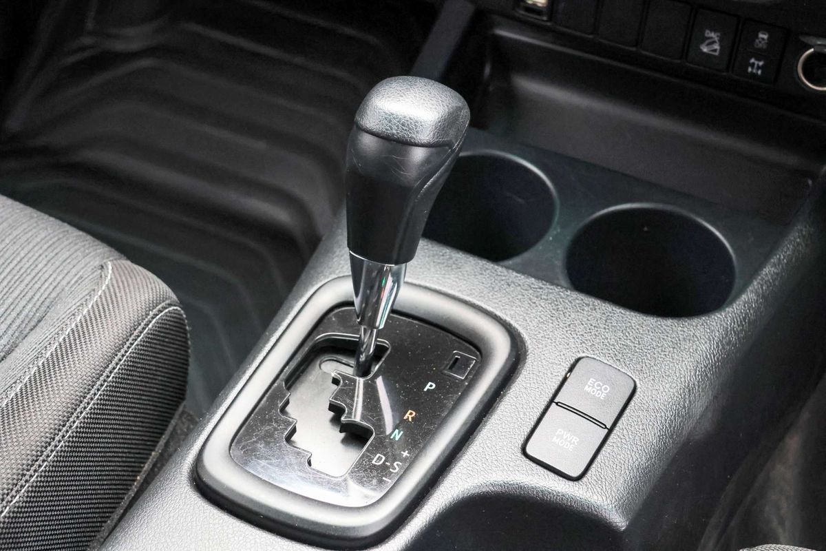 2021 Toyota Hilux SR GUN126R 4X4 image 21