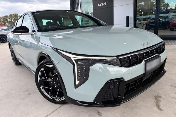 2025 Kia K4 GT-Line CL4m