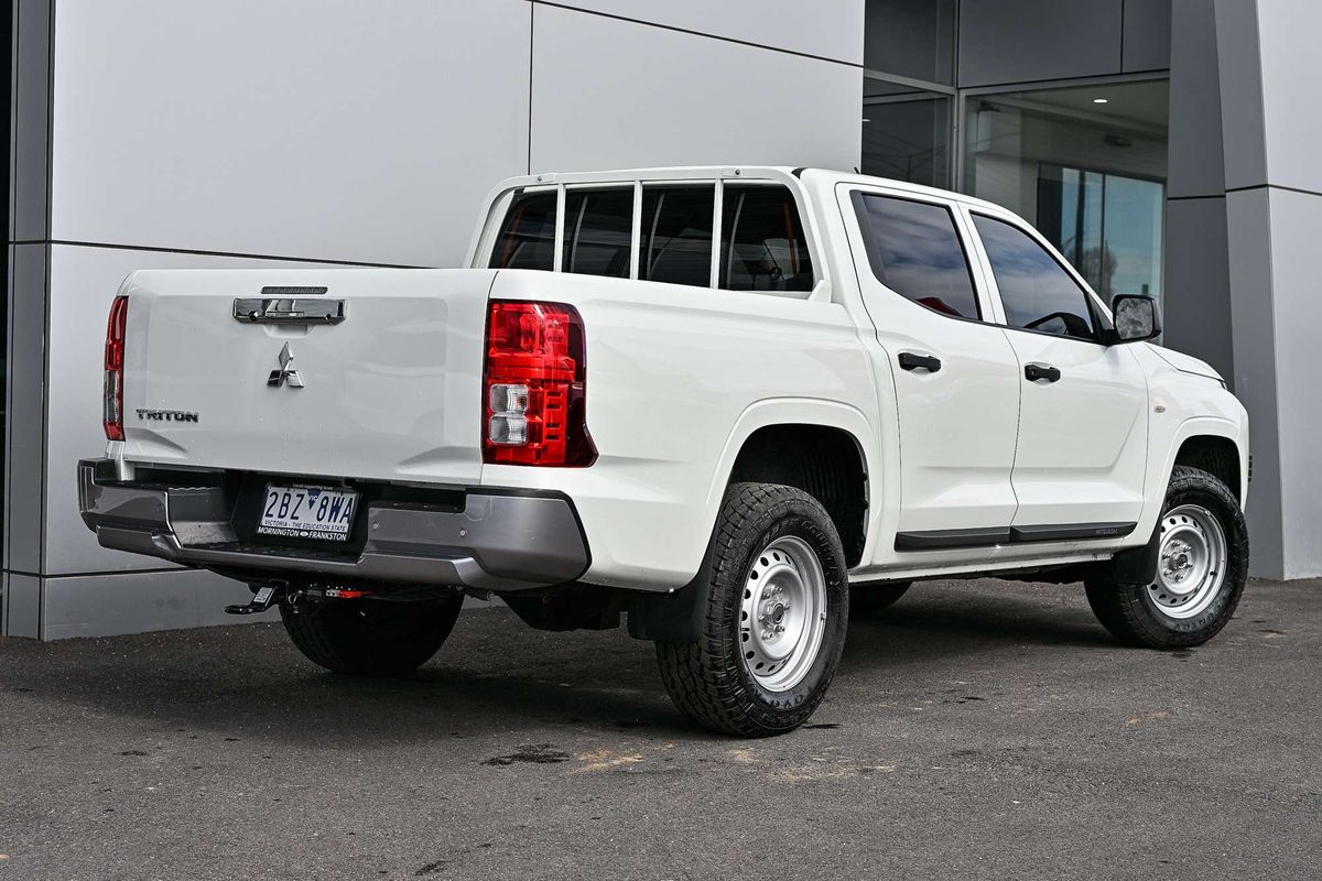 2024 Mitsubishi Triton GLX MV 4X4