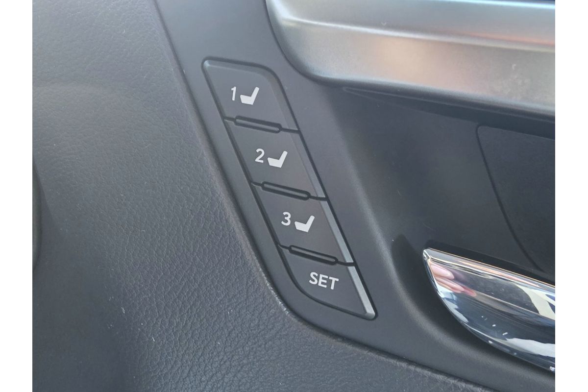 2018 Lexus RX RX350L Luxury GGL26R image 38