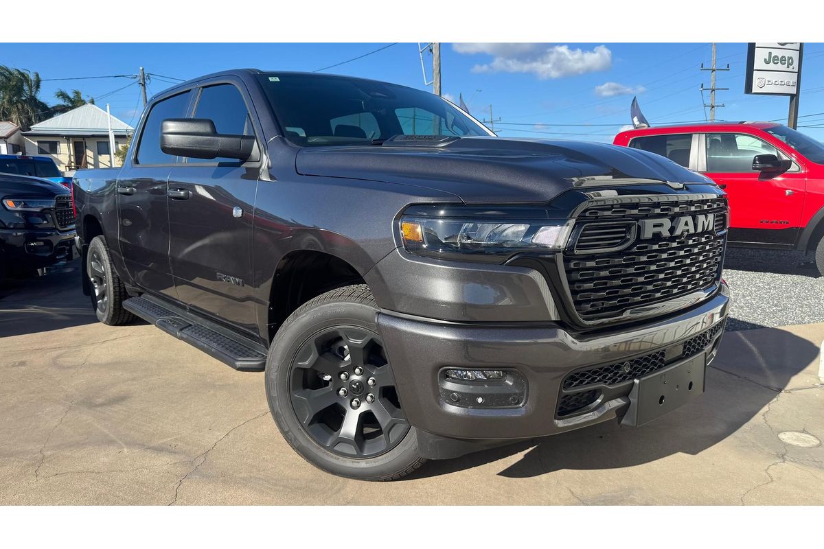 2026 RAM 1500 Express Black Edition Hurricane SO DT 4X4 SWB