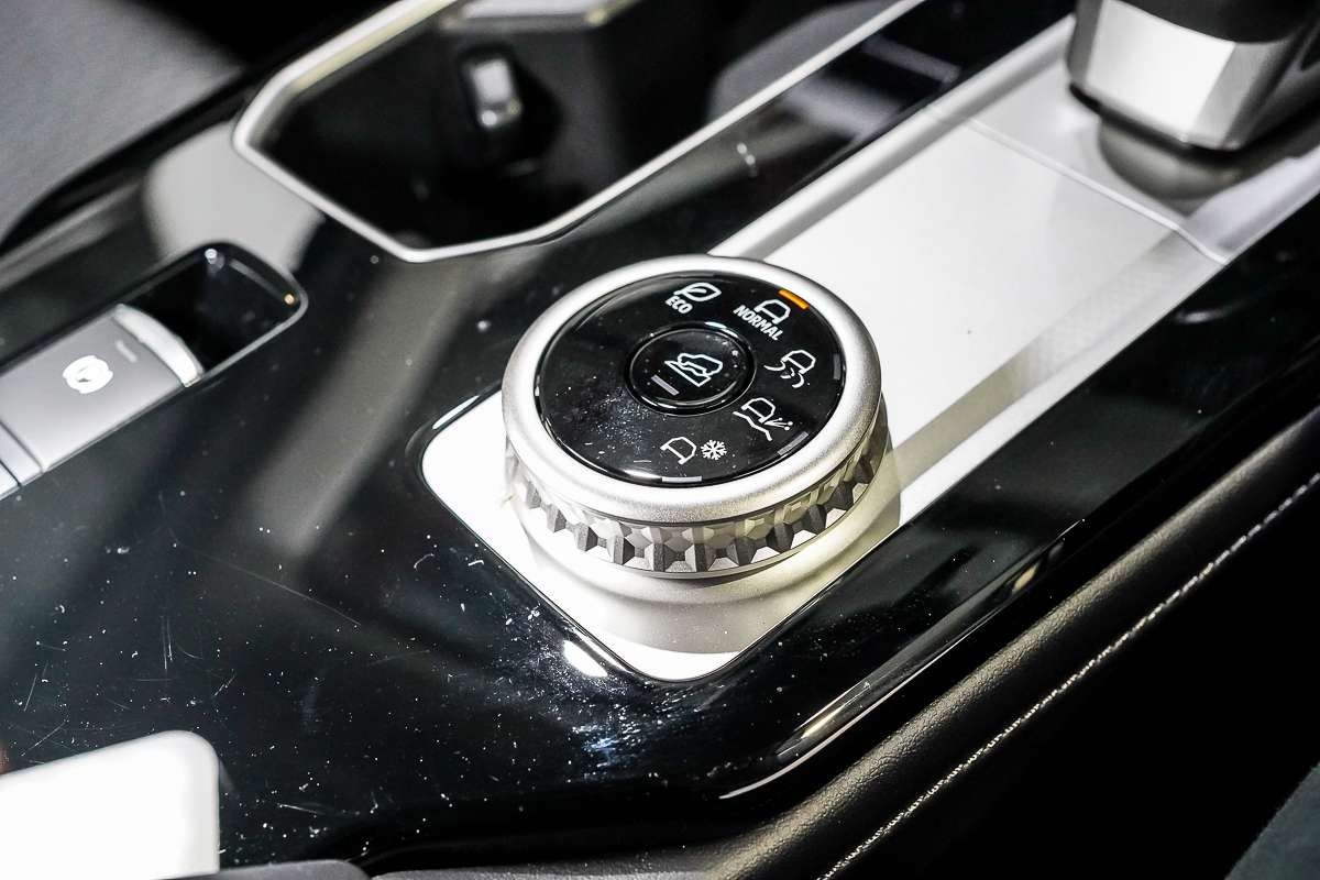 2025 Mitsubishi Outlander LS ZM