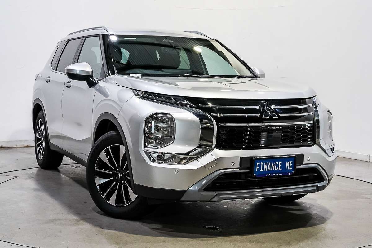 2025 Mitsubishi Outlander LS ZM
