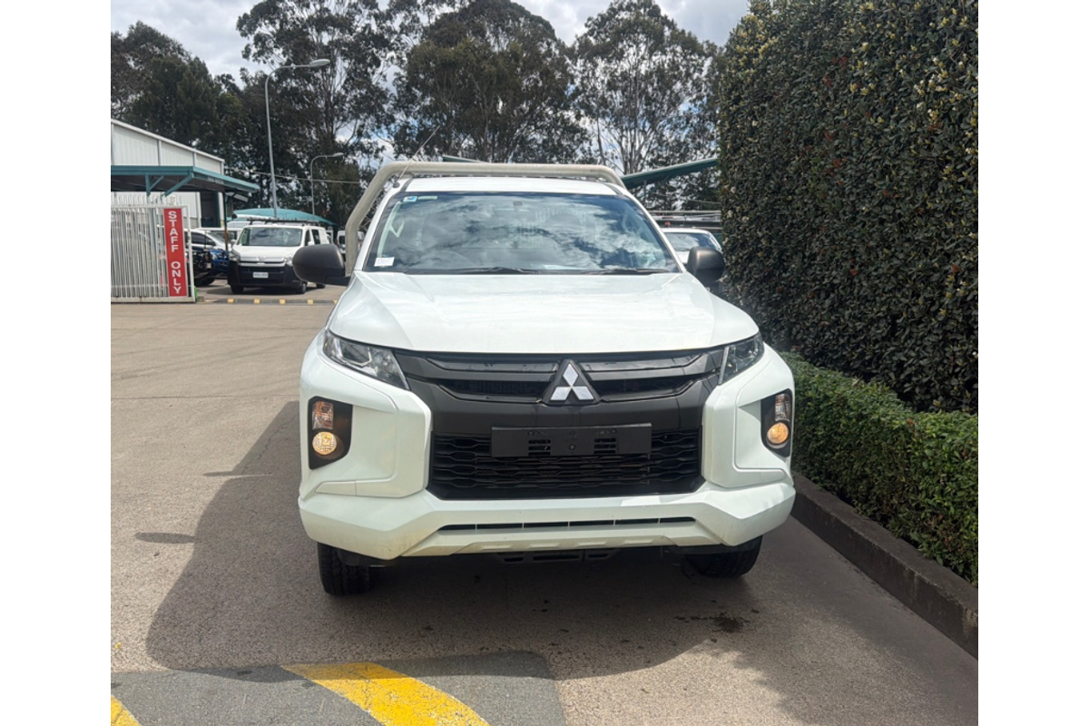 2020 Mitsubishi Triton GLX MR Rear Wheel Drive image 11