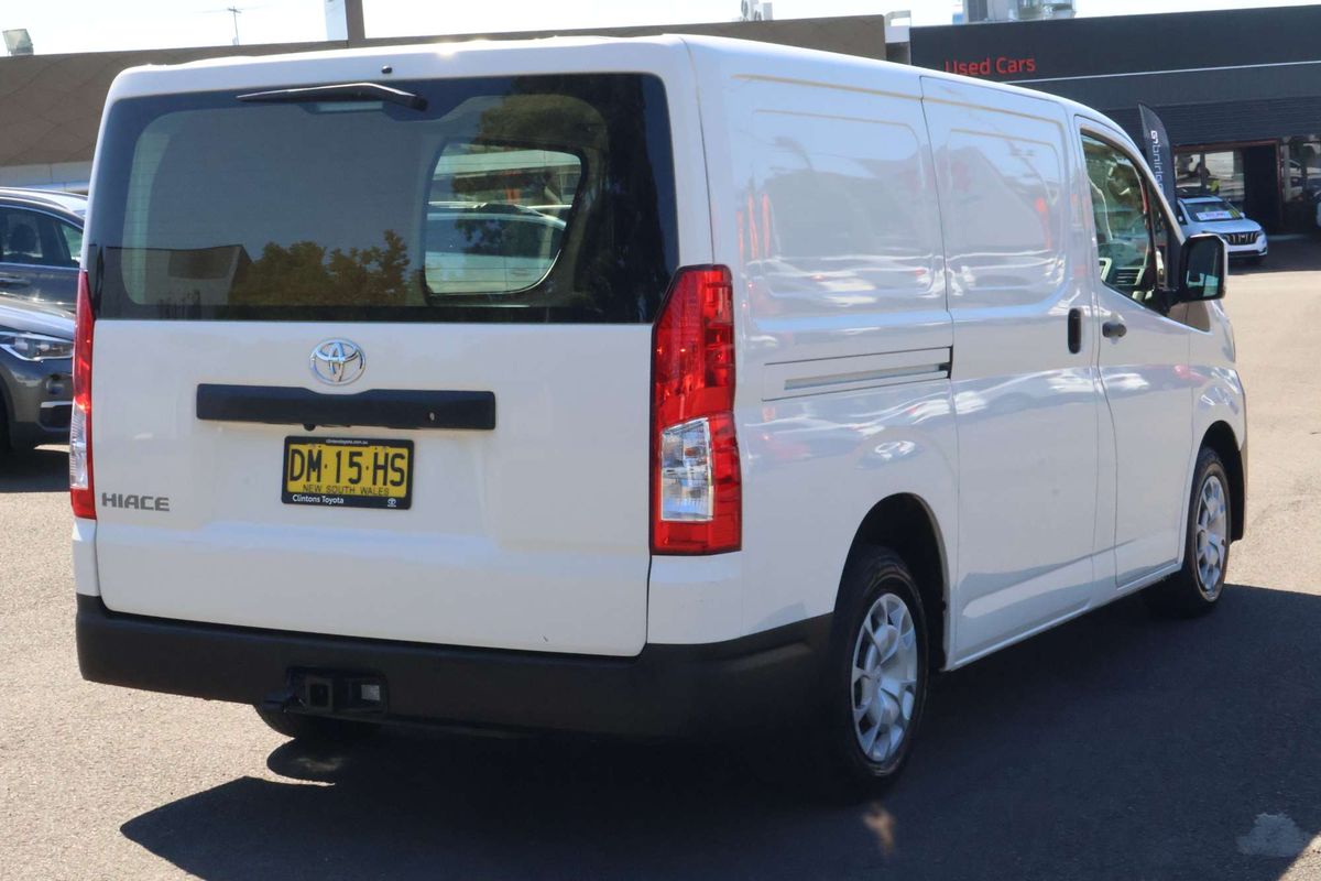 2024 Toyota Hiace GDH300R LWB image 11