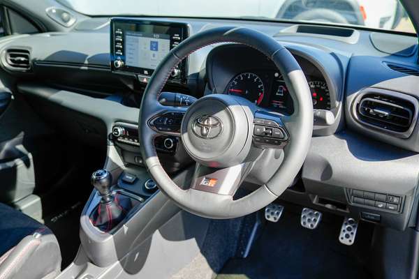 2023 Toyota Yaris GR GXPA16R thumb-17