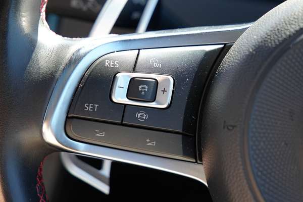 2019 Volkswagen Golf GTI 7.5 thumb-13