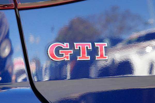 2019 Volkswagen Golf GTI 7.5 thumb-19