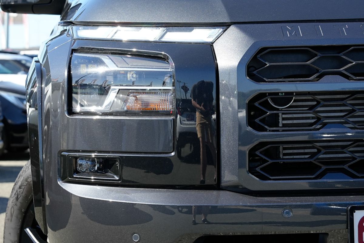 2025 Mitsubishi Triton GSR MV 4X4