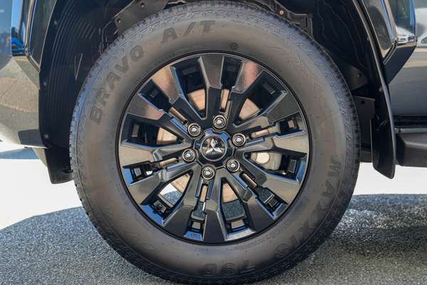 2025 Mitsubishi Triton GSR MV 4X4 thumb-3
