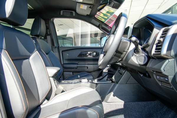 2025 Mitsubishi Triton GSR MV 4X4 thumb-9