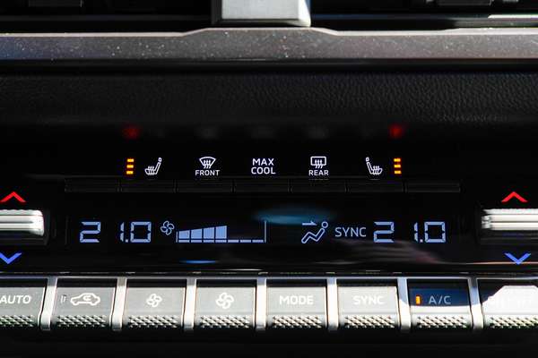 2025 Mitsubishi Triton GSR MV 4X4 thumb-14