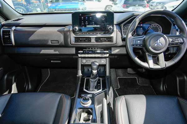2025 Mitsubishi Triton GSR MV 4X4 thumb-17