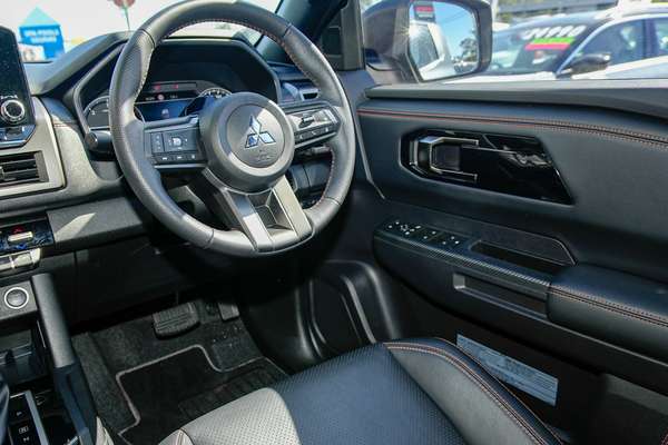 2025 Mitsubishi Triton GSR MV 4X4 thumb-18