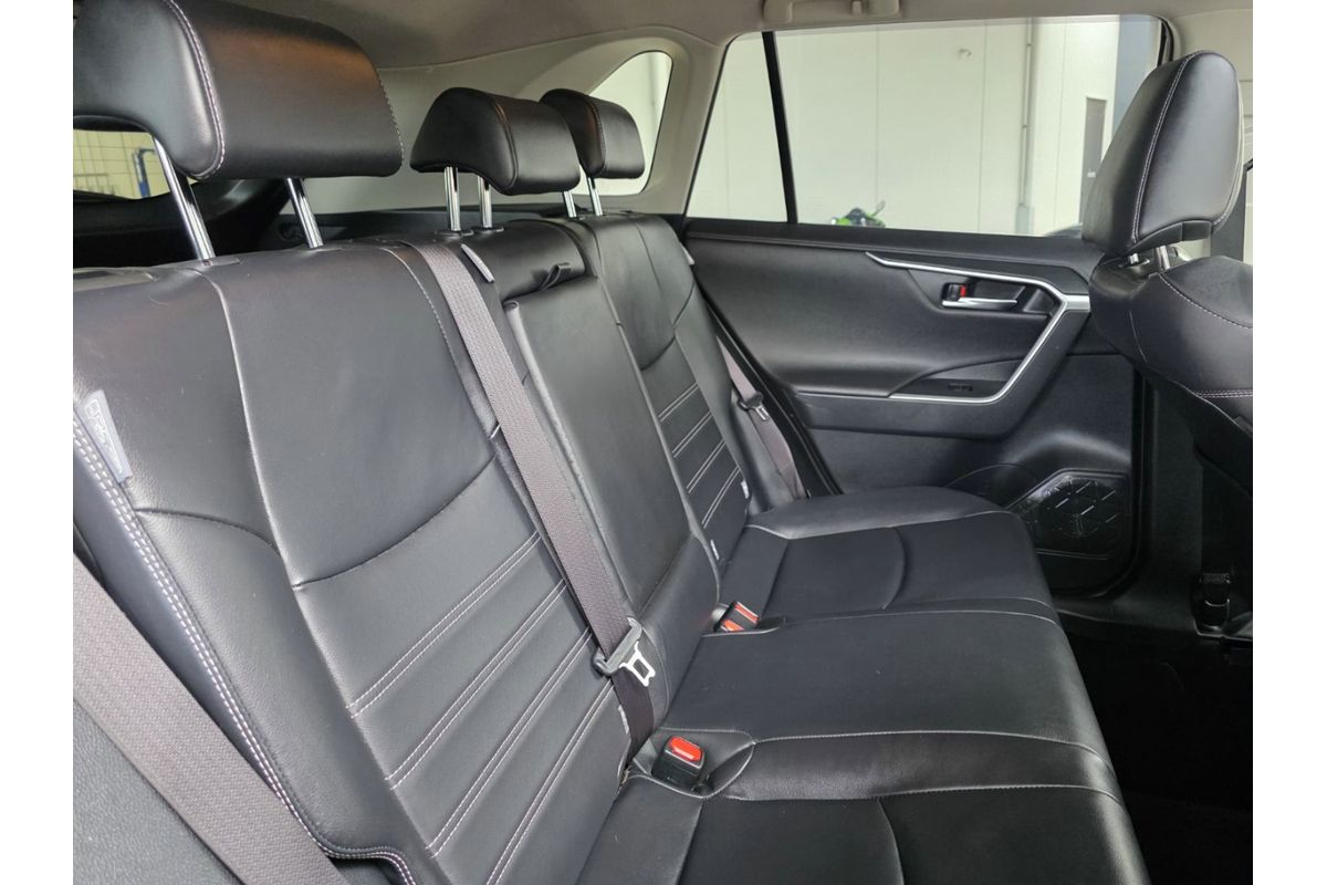 2019 Toyota RAV4 Cruiser AXAH52R image 12