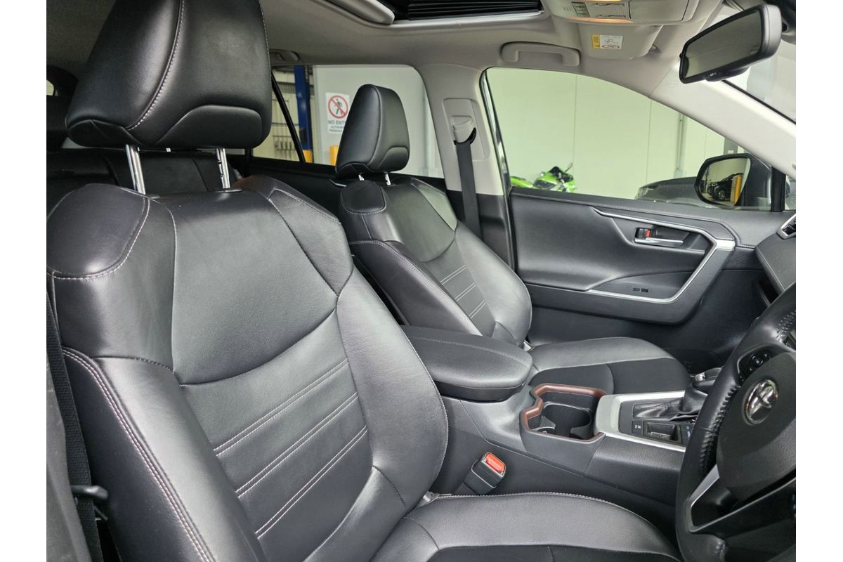2019 Toyota RAV4 Cruiser AXAH52R image 14