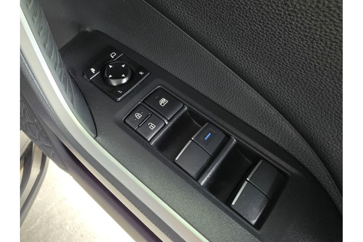 2019 Toyota RAV4 Cruiser AXAH52R image 16