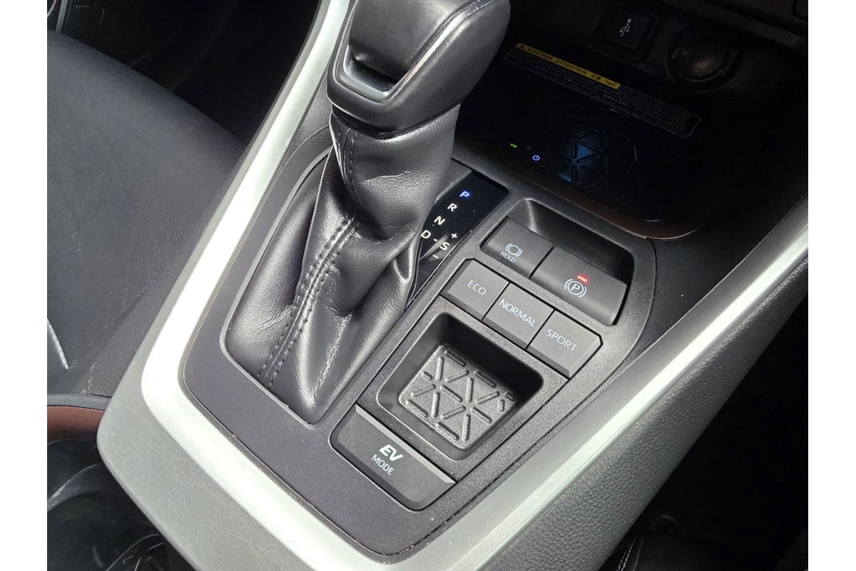 2019 Toyota RAV4 Cruiser AXAH52R image 24