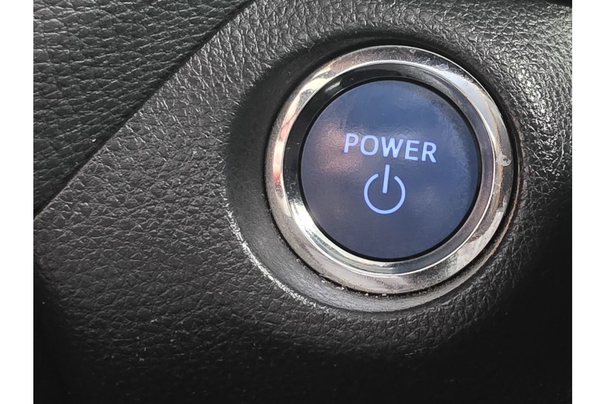 2019 Toyota RAV4 Cruiser AXAH52R image 25
