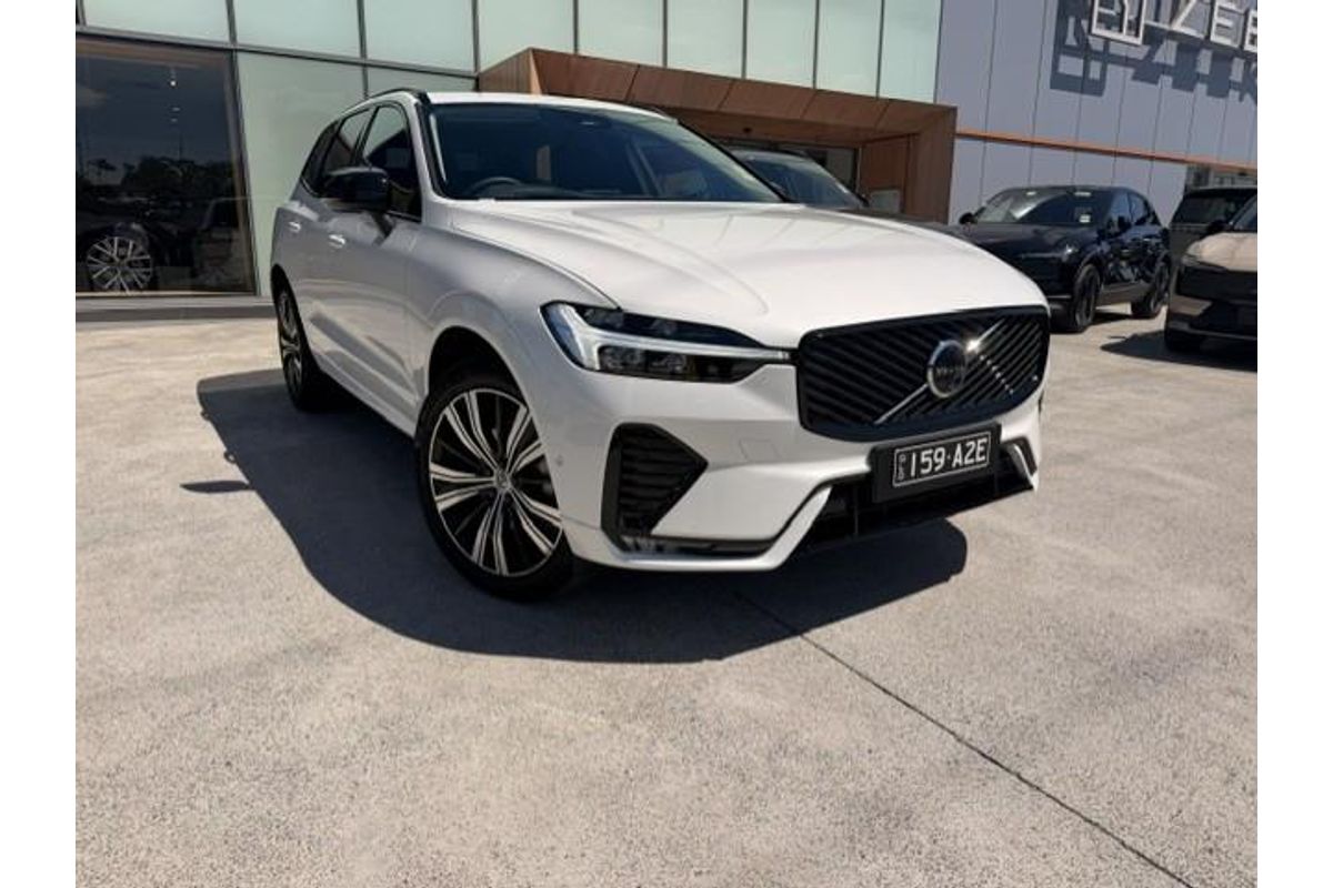 2026 Volvo XC60 Ultra B5 Dark