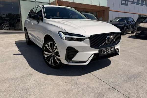 2026 Volvo XC60 Ultra B5 Dark