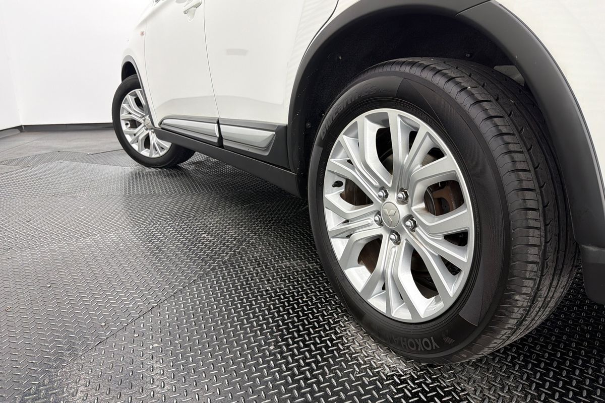 2020 Mitsubishi Outlander ES ZL