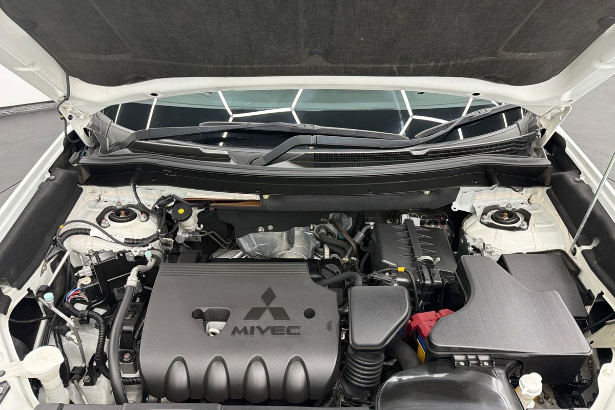 2020 Mitsubishi Outlander ES ZL