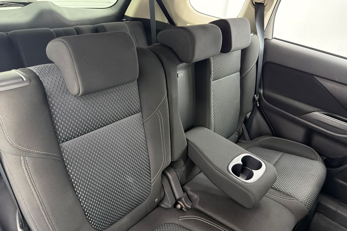 2020 Mitsubishi Outlander ES ZL