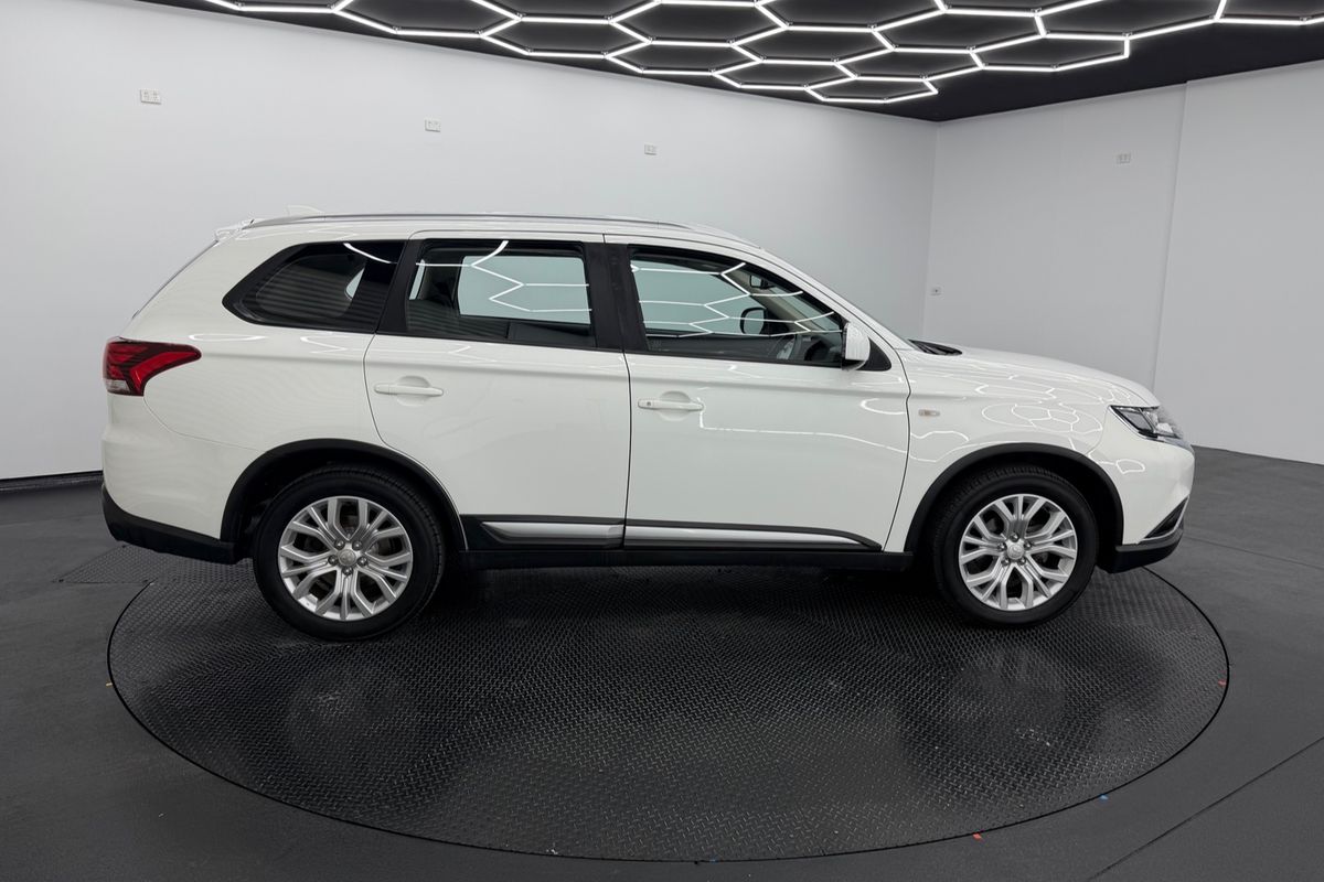 2020 Mitsubishi Outlander ES ZL