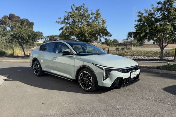 2025 Kia K4 GT-Line CL4m