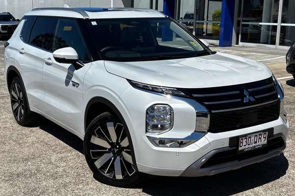 2025 Mitsubishi Outlander PHEV Exceed ZM